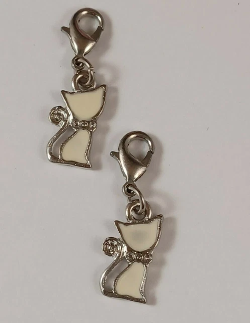 Anhänger 2 Stück Charms Katze mit Karabiner Emaille weiß/silber C230