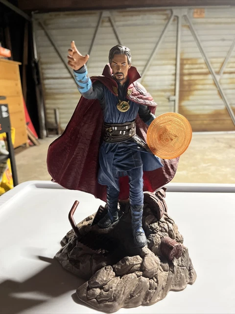 Diamond Select Avengers: Infinity War Dr. Strange PVC Diorama, Gallery Diorama