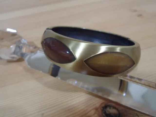 Vintage Lucite Ladies Bangle, Brass Spring Hinged Absolutely Stunning Condition.