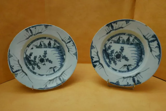 RARE PAIRE ASSIETTES EN FAIENCE DELFT TOUT DEBUT DU 18 EME SIECLE – XVIII ème