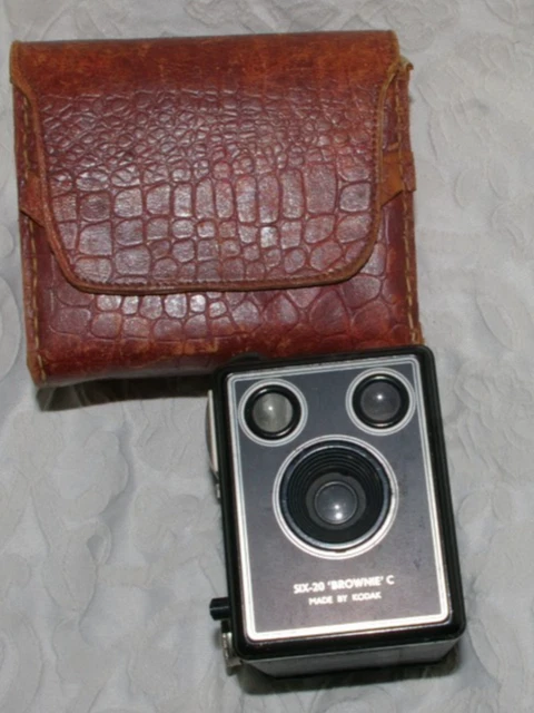 Ancien appareil photo Brownie flash KODAK - années 1950