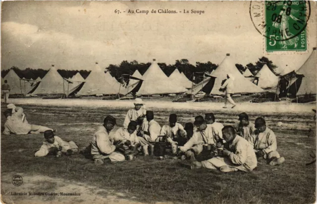 CPA AK Militaire - Au Camp de Chalons - La Soup (695354)