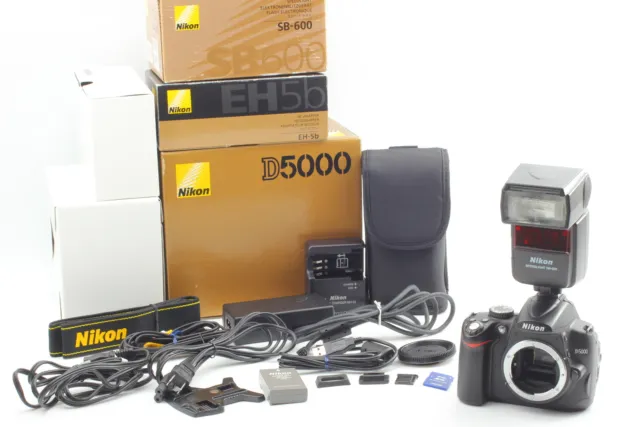 [NEAR MINT] Nikon D5000 12.3MP Digital SLR w/ SB-600 & EH-5b From Japan