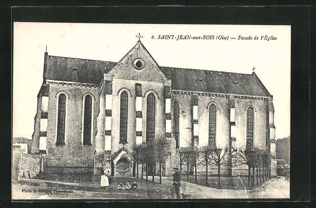 CPA Saint-Jean-aux-Bois, Facade de l´Église