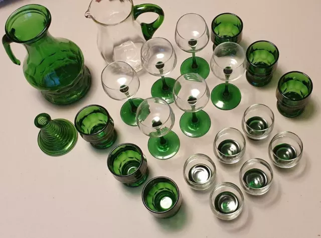 Weingläser Karaffen Jugendstil grün Vintage 21 Teile Italien Summers Glas Posten