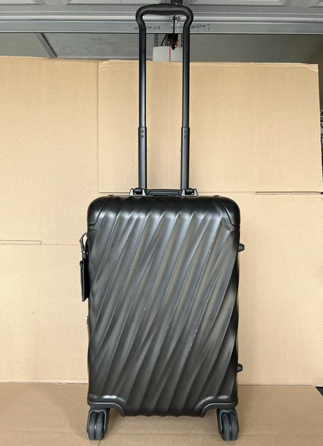 Tumi 19 Degree Aluminum International 4-Wheeled Spinner Carry-On 36860 Black