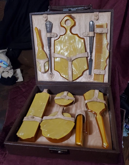 Vintage Yellow Marble Bakelite Art Deco Celluloid 9 PC Vanity Set w/Leather Case Vintage Art Deco Celluloid Vanity Set: Mirror, Brush, Nail  main image 4
