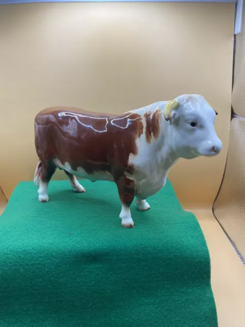 LOVELY BESWICK HEREFORD BULL -  MODEL No 949 IN GLOSS