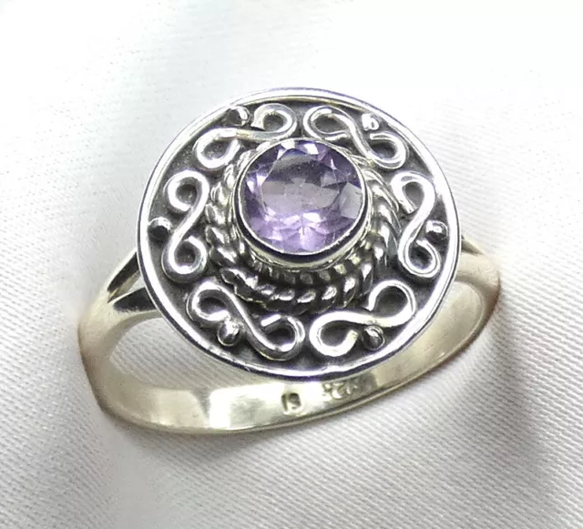 Ring 925 Silber Gr. 17,2 (54) runder, facettierter Amethyst mod. UNIKAT - NEU -