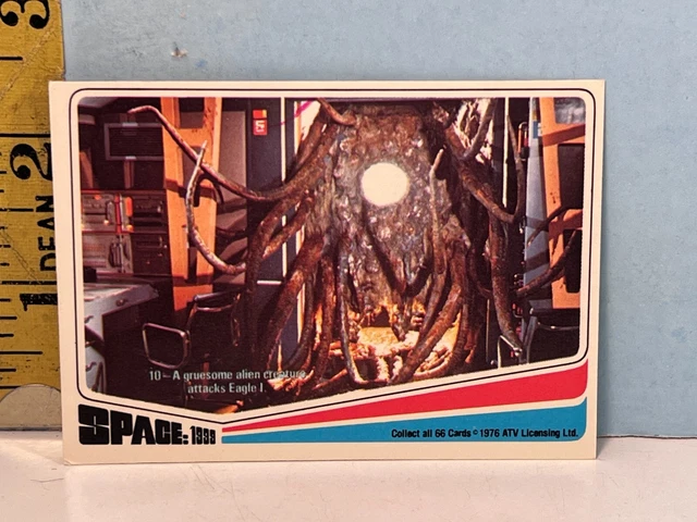 1976 Space 1999 Trading Cards from Donruss-Gruesome Alien Attacks Ea 1 #10