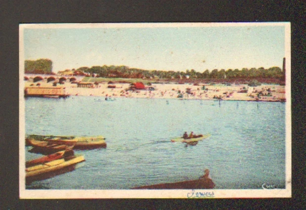 NEVERS (58) PLAGE & barque sur la LOIRE , BAIGNADE animée en 1946