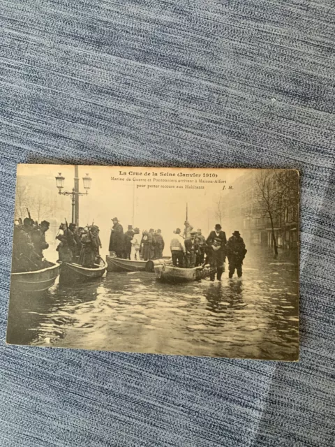 C.P.A la crue de la seine *navy de guerre et pontooniers a Maison-Alfort (94)