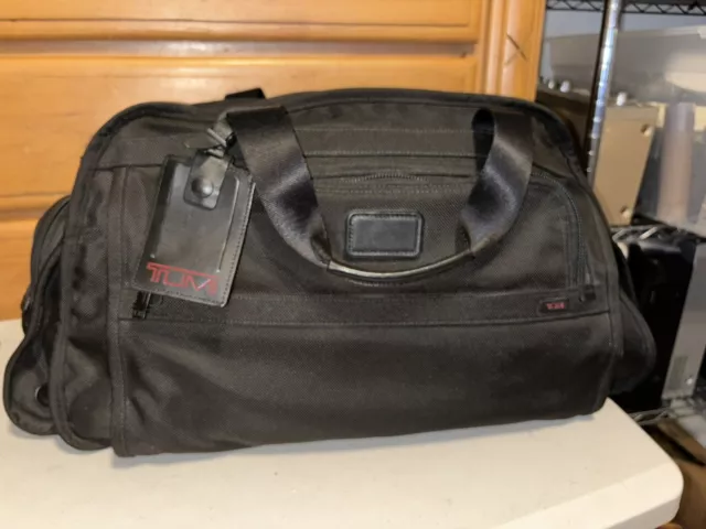 Tumi Alpha SPORT Travel Gym Travel Duffel Bag Black Ballistic Nylon 22150DH