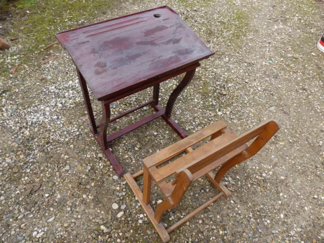 Ancien petit bureau d'écolier vintage en bois repliable déco années 1950