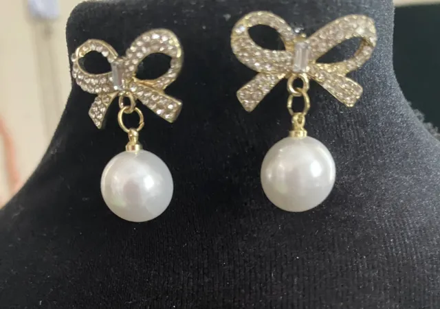 Super Cute sterling silver .925 post & Faux pearl Dangle Fashion earrings