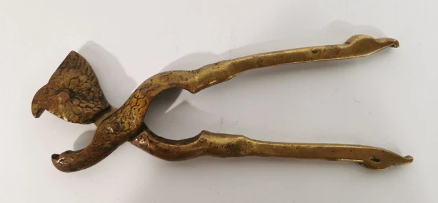 CASSE-NOIX ET NOISETTE Ancien En Forme D'oiseau Style Faisan En Bronze