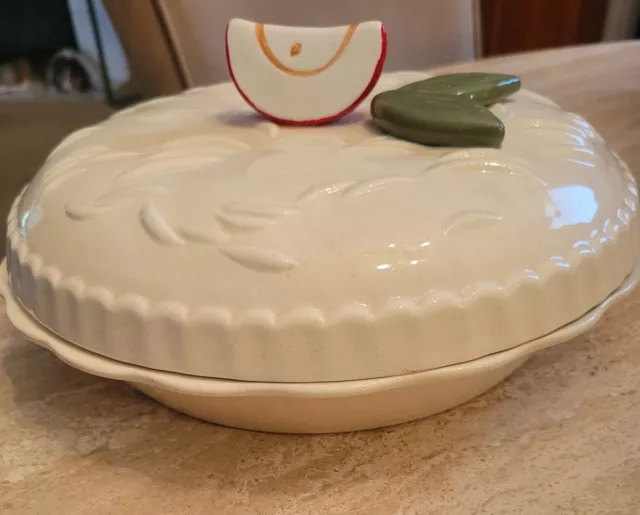 Vintage 1990 Pie Plate w/Cover. Recipe Included plate. Ceramic 