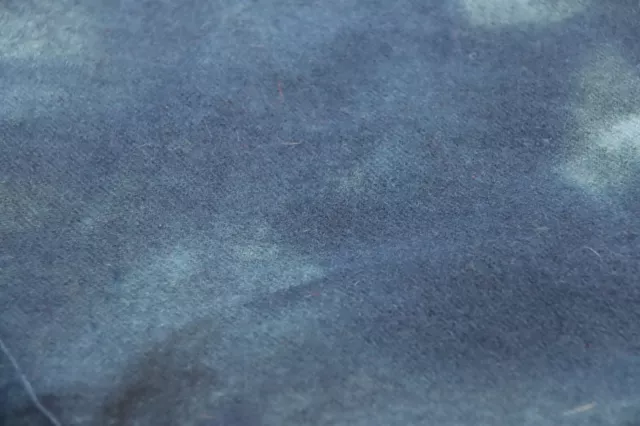 ALFOMBRA TEÑIDA A MANO LANA ENGANCHADA Deep Fjord Teñida más de 1/8 yarda azul