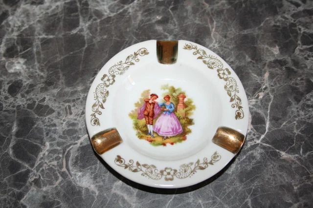 Broche Ancienne En Porcelaine De Limoges - Scène Galante Style Fragonard - Occasion