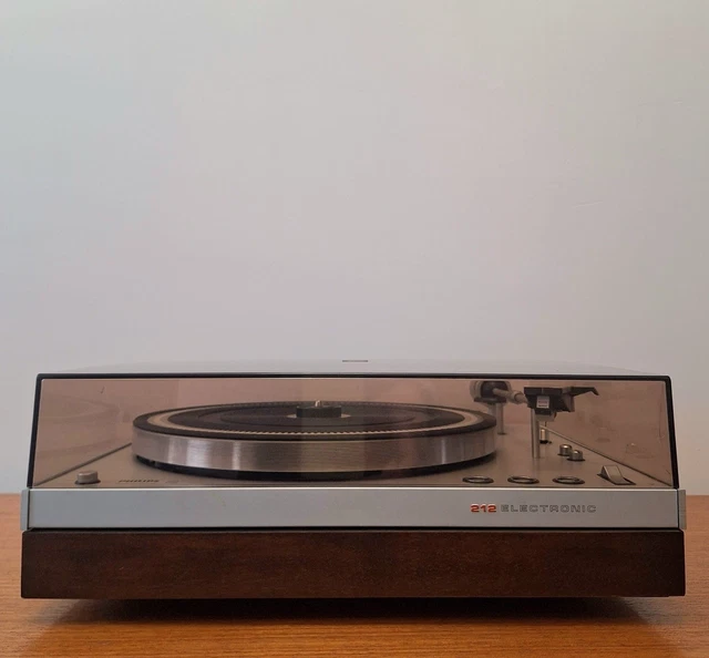 A reviser (tourne lentement) : Platine vinyle Tourne disque PHILIPS 22GA308 /05Z