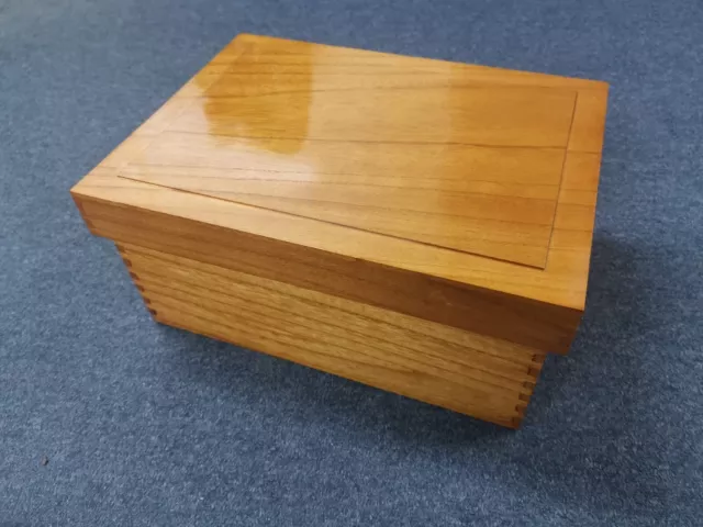 Paulownia Solid Wood Large Wooden Storage Boxes /Memory Keepsake Box with Lid