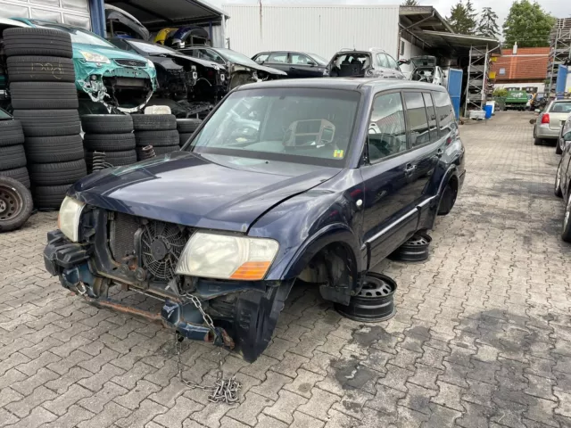 Mitsubishi Pajero III V7 W V60 W V68W  Schlachtfest BJ.03