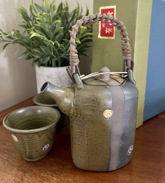 Beautiful Japanese Arita Clay Tea Set Teapot With 2 Cups Made in Japan