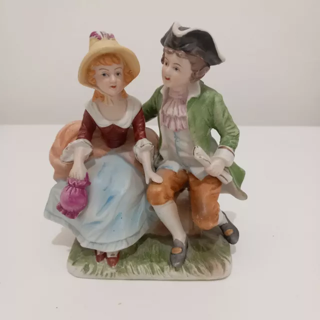 Très Jolie Figurine d'un Couple en Porcelaine