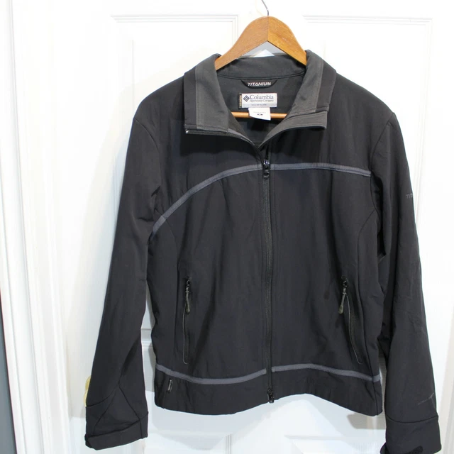 Columbia Titanium Womens SZ Medium Black and Gray Softshell Mock Neck Jacket