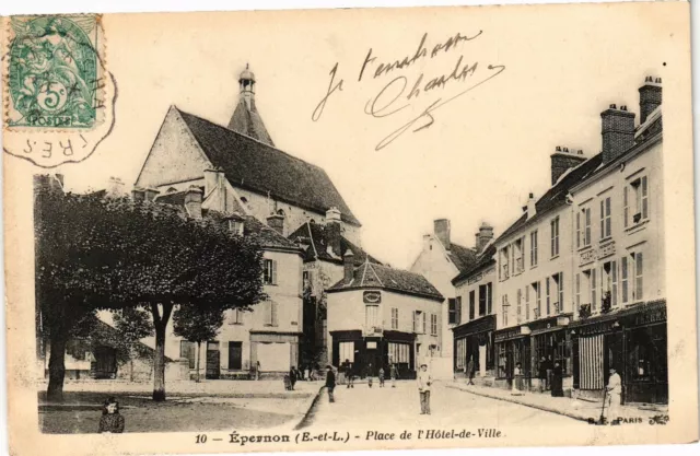 CPA EPERNON-Place de l'Hotel de Ville (184368)