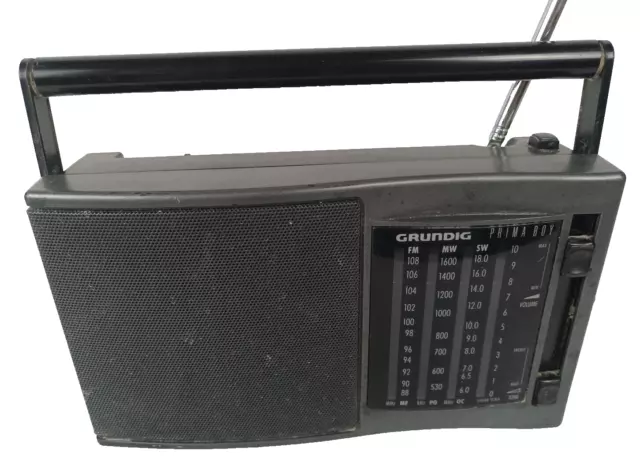 Grundig Prima Boy 75 K Radio Stéréo Portable À Batterie Ou À Courant Fm Mw Sw