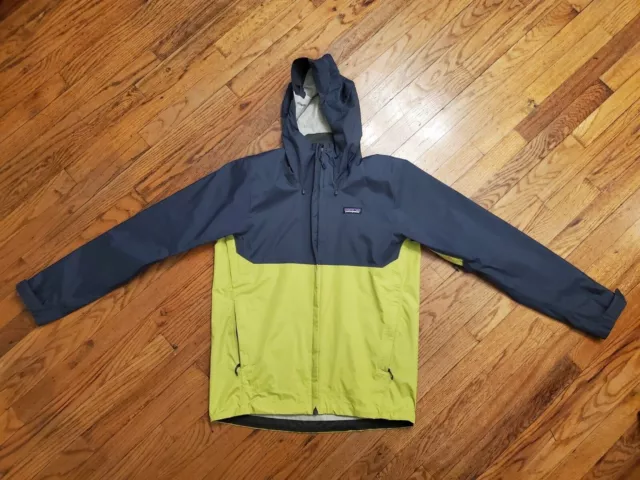 Patagonia Torrentshell Jacket (size small) (dolomite blue and light gecko green)