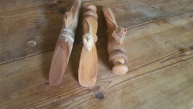 Victorian pine turned handle   -- door stop --- -- hand carved mouse