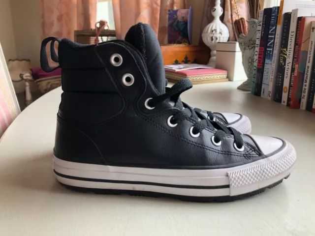 Black leather online converse size 5.5