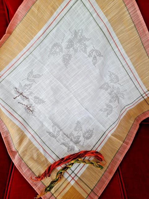 Set 2 Tavolini Sovrapponibili Relaxdays Design Scandinavo - Bianco, 48x60cm E 40x40cm, Gambe In Legno - Foto 4