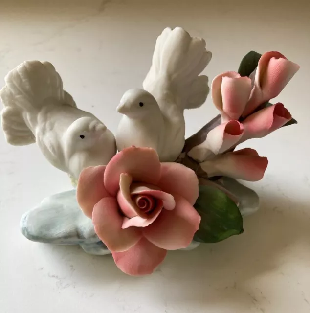 Capodimonte Italy Porcelain White Doves Pink Flowers Centerpiece Collectible VTG