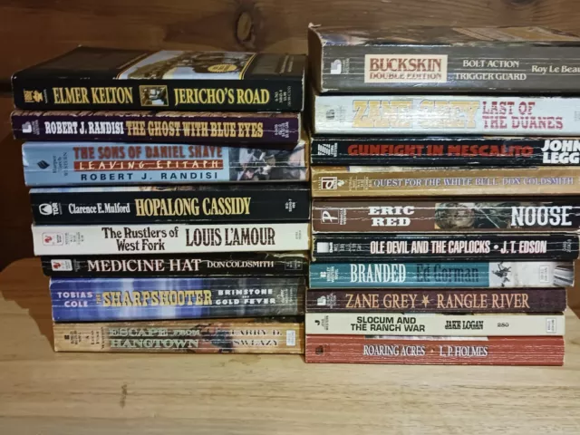 Lot of 18 Western Paperbacks. Mixed Authors.