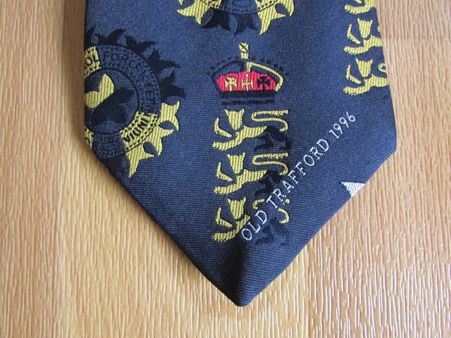 INDIA v ENGLAND Old Trafford 1996 CRICKET Tour Tie by Phil Carrick