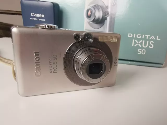 Canon IXUS 50 / PowerShot Digital ELPH SD300 5.0MP Digital Camera - Silver
