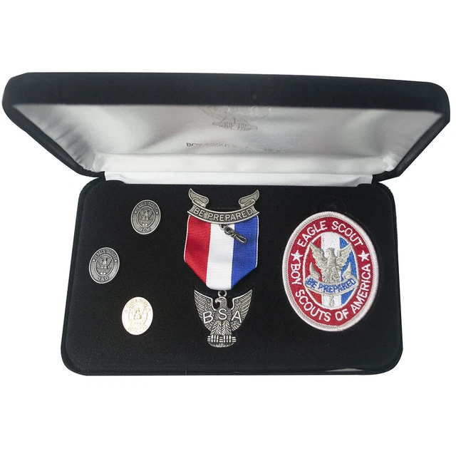 SCOUTS BSA BOY Scout Eagle Scout Medal and Pins Presentation Kit