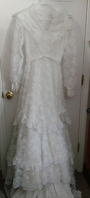 Beautiful Vtg Wedding Dress Lace & Tulle Long Sleeve Handmade/ Unbranded LQQK!