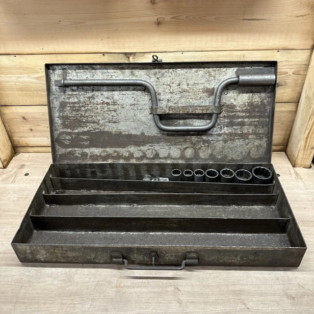 VINTAGE BRITOOL SOCKET Set Box & A Few Sockets Military Stamped 33.06