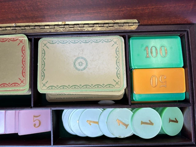 Coffret Poker - LA CHINEUSE - Rangement En Bois - 2 jeux de 52 cartes