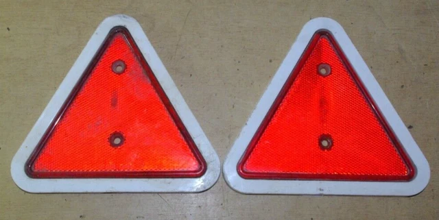 Pair of Red Triangle Reflectors Driveway Posts Garden Walls Trailer Caravan etc Pair of Red Triangle Reflectors Driveway Posts Garden Walls Trailer Caravan etc