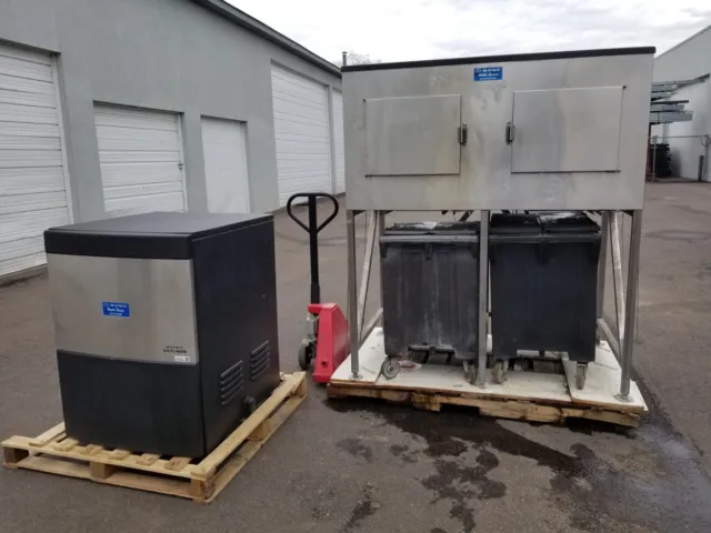 HOWE 2000-RLE Ice Maker and CP1500 Ice Storage and 2 Bins