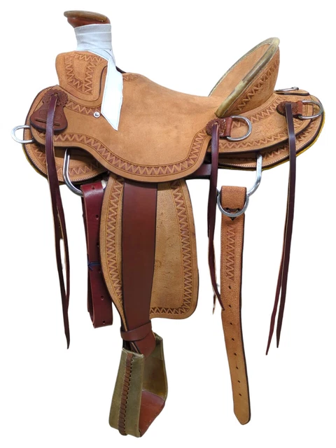 Vieille Ceinture De Pistolet En Cuir Occidental Avec Munitions Et