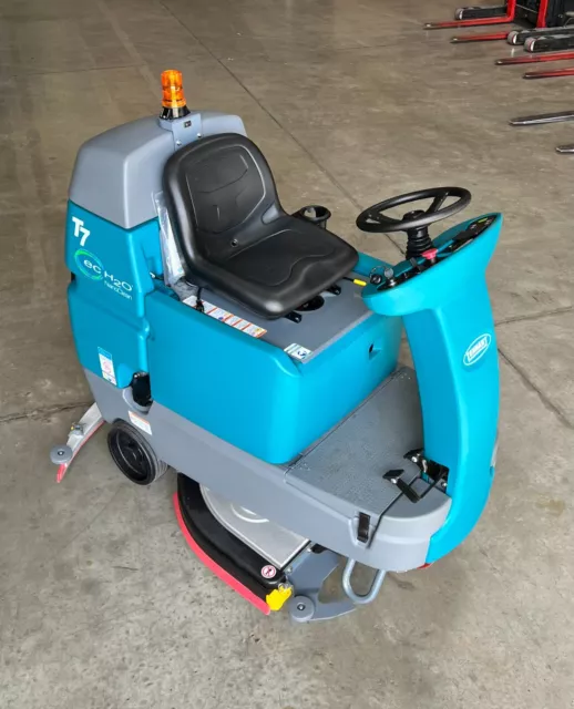 Tennant T7 32" Ride-On Floor Scrubber