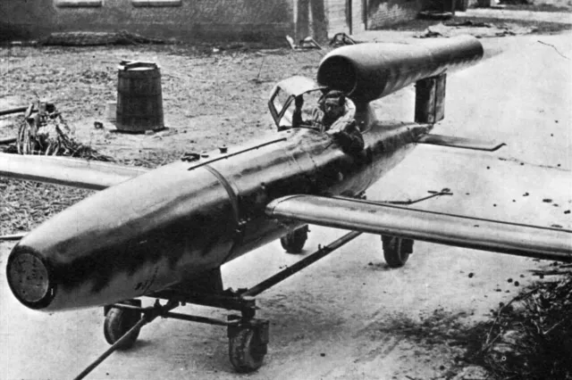 WW2 - Aviation - Missile V-4 version pilotée du V-1