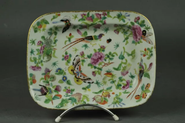 Plat ancien en porcelaine chinoise de Canton