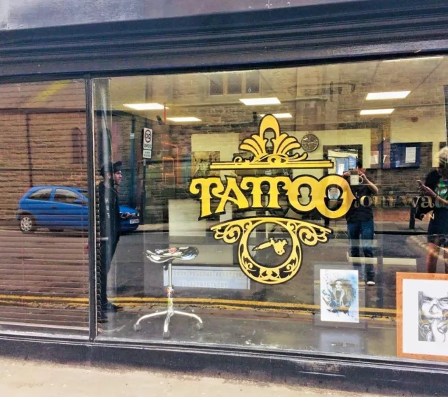 Adesivi studio tatuaggi finestra logo personalizzato segno valutazione individuale decalcomania salone 2